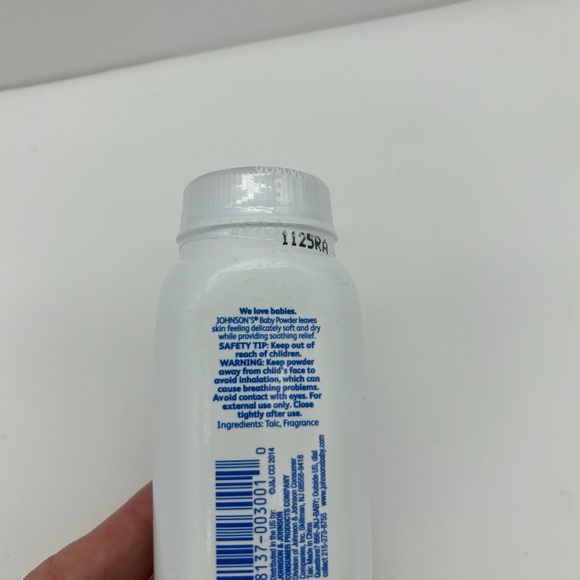 New Johnson & Johnson Baby Powder with Talc - Picture 4 of 4